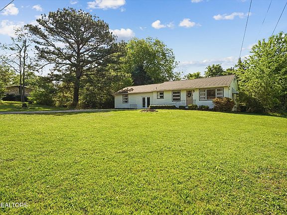 3rd image of 3322 Cunningham Rd
