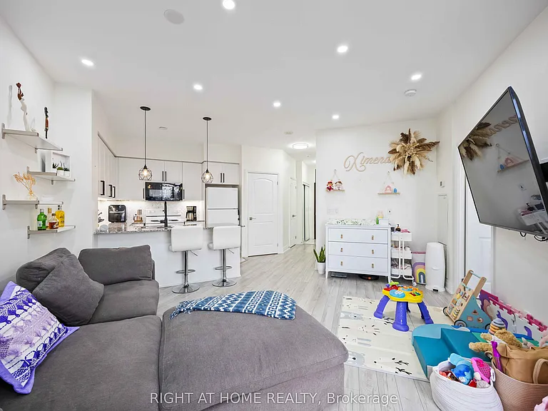 1060 Sheppard Ave W #1521 — Photo 35