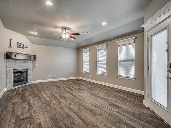 4th image of 2809 Cedar Creek Dr