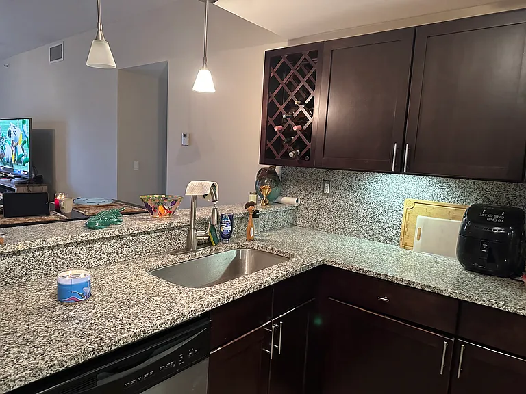 320 E Plaza Real #P402 — Photo 9