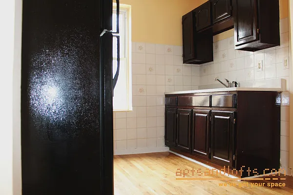 Rented by aptsandlofts.com | media 6