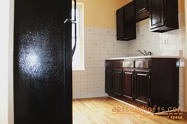 Rented by aptsandlofts.com