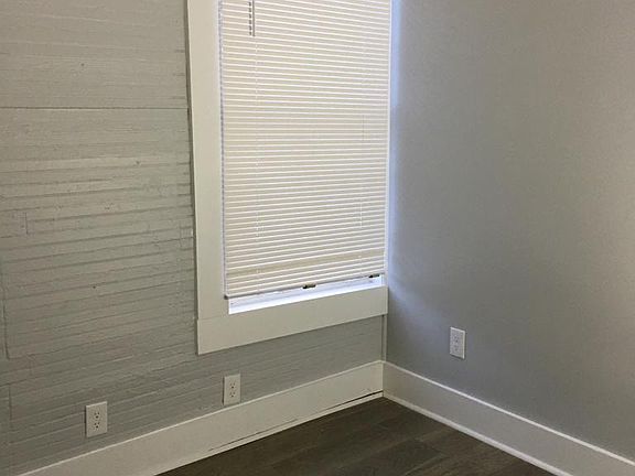 5th image of 1545 Park St NE