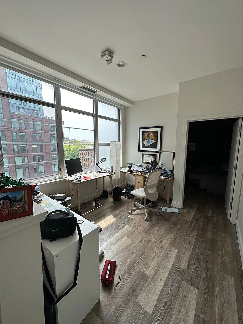 Bright and Spacious 1-Bedroom in the Ink Block with No Broker Fee — Photo 3