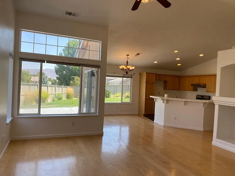 10610 Vista Bella Ln — Photo 2