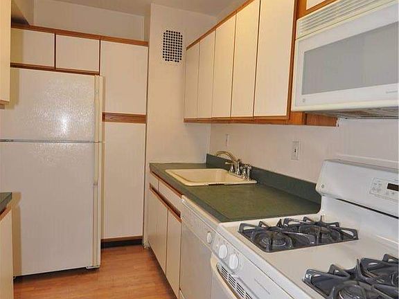 3rd image of 39-65 52nd St APT 5C