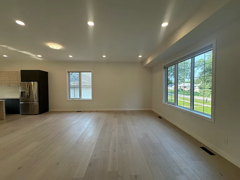 325 Lockwood St — Photo 41