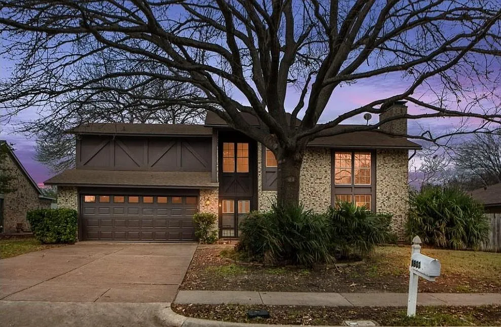 4 bed, 2.5 bath, 2359 sqft, $3,300 — Photo 1