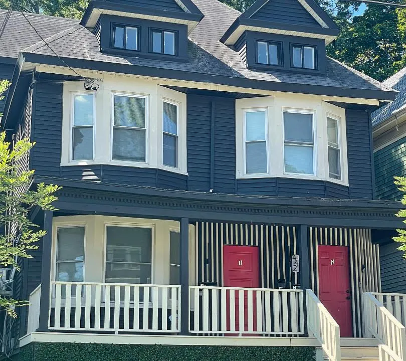 442 Hudson Ave #2