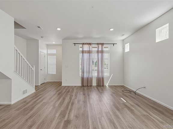 4th image of 18056 E 103rd Avenue