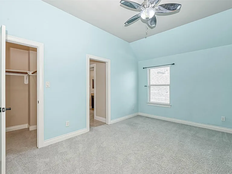 27415 Blinkwood Park — Photo 20