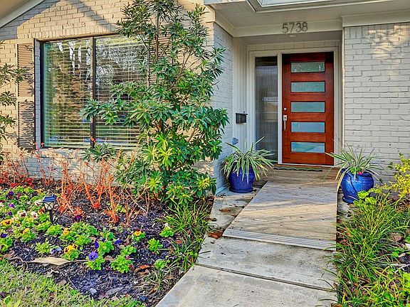 3rd image of 5738 Ettrick Dr