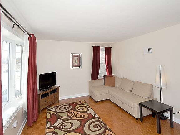 2nd image of 8416 N Greenwood Ave