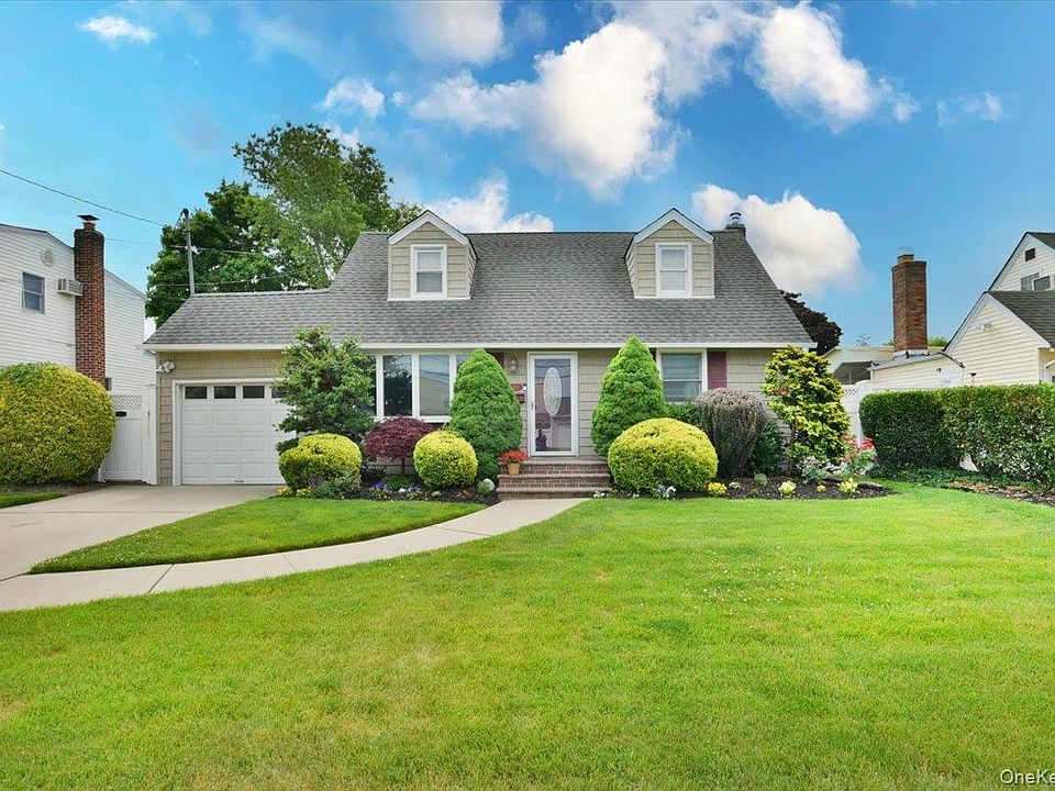 1st image of 1872 Chester Drive