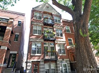 920 W Wolfram St APT 4, Chicago, IL 60657