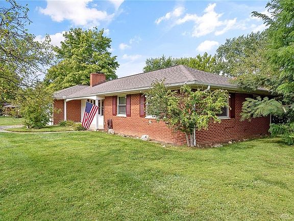 3rd image of 2666 Edwin Dr