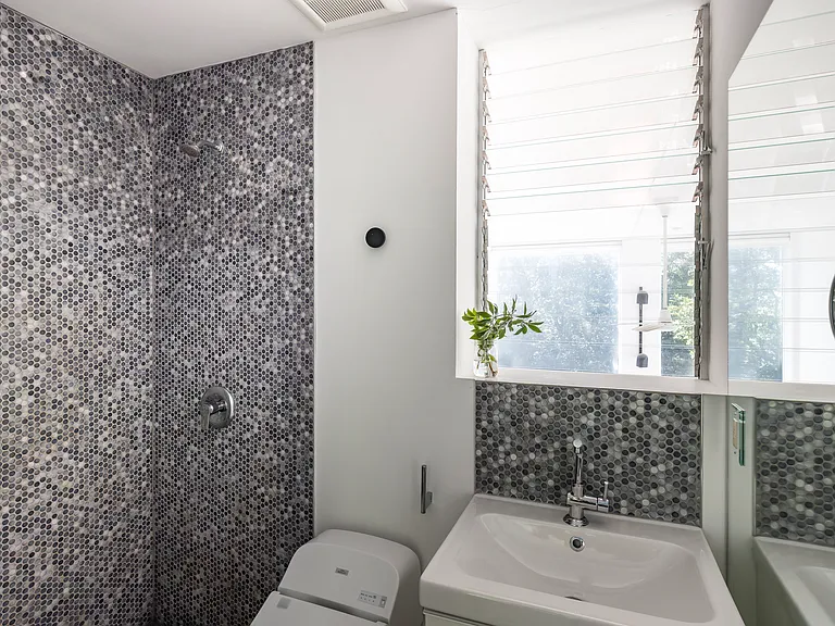 84 Windward Rd — Photo 9