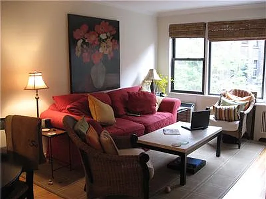 Rented by R New York | media 23