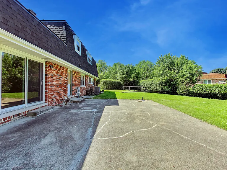 1526 Carrol Ct — Photo 35