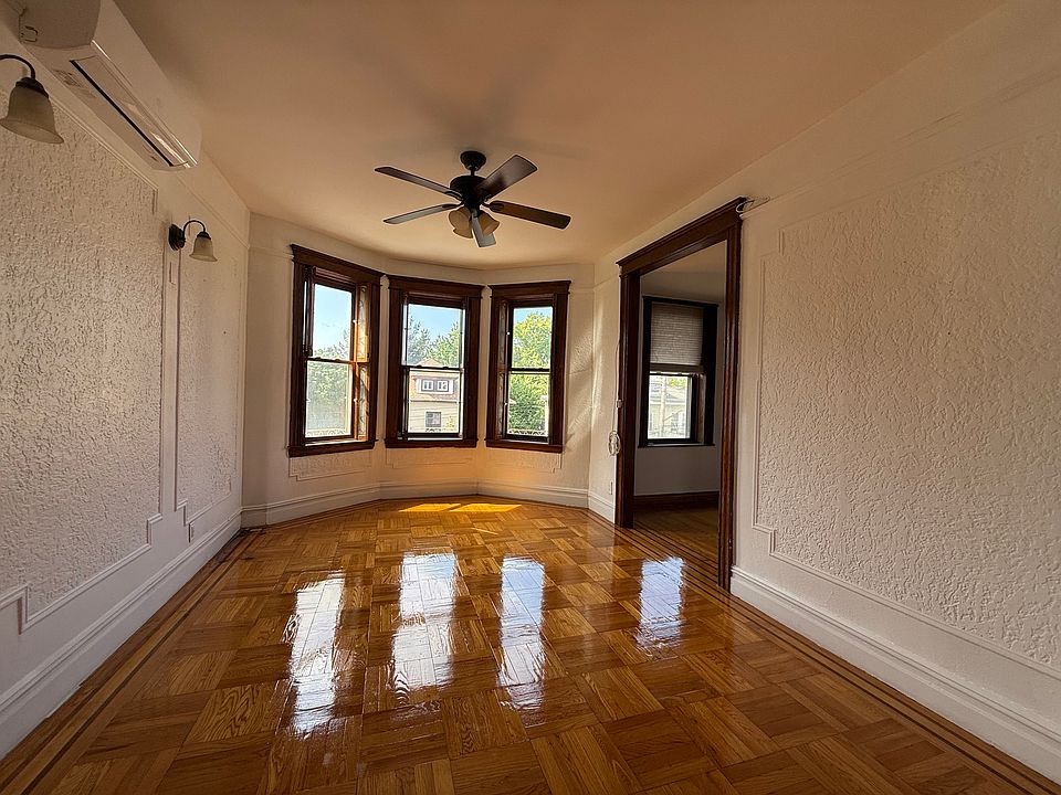 1st image of 2812 Dudley Ave Floor 2