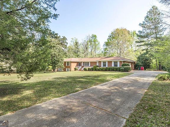 4th image of 835 Old Lundy Rd