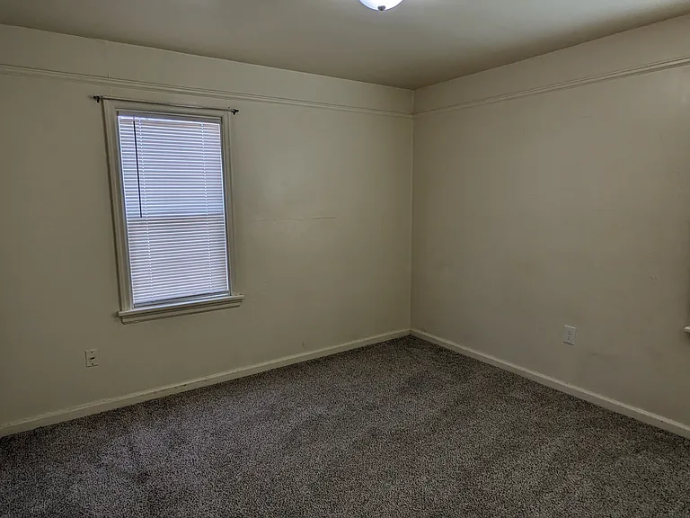 1066 Howard St SE — Photo 10