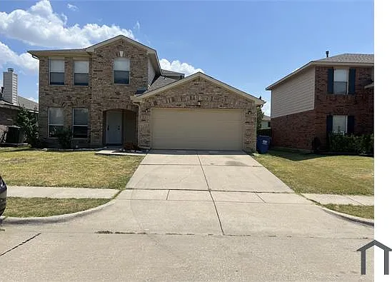 1538 Thornhill Ln — Photo 2