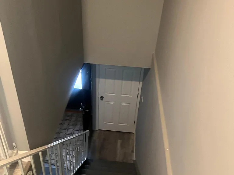 1811 Hanover Ln — Photo 9