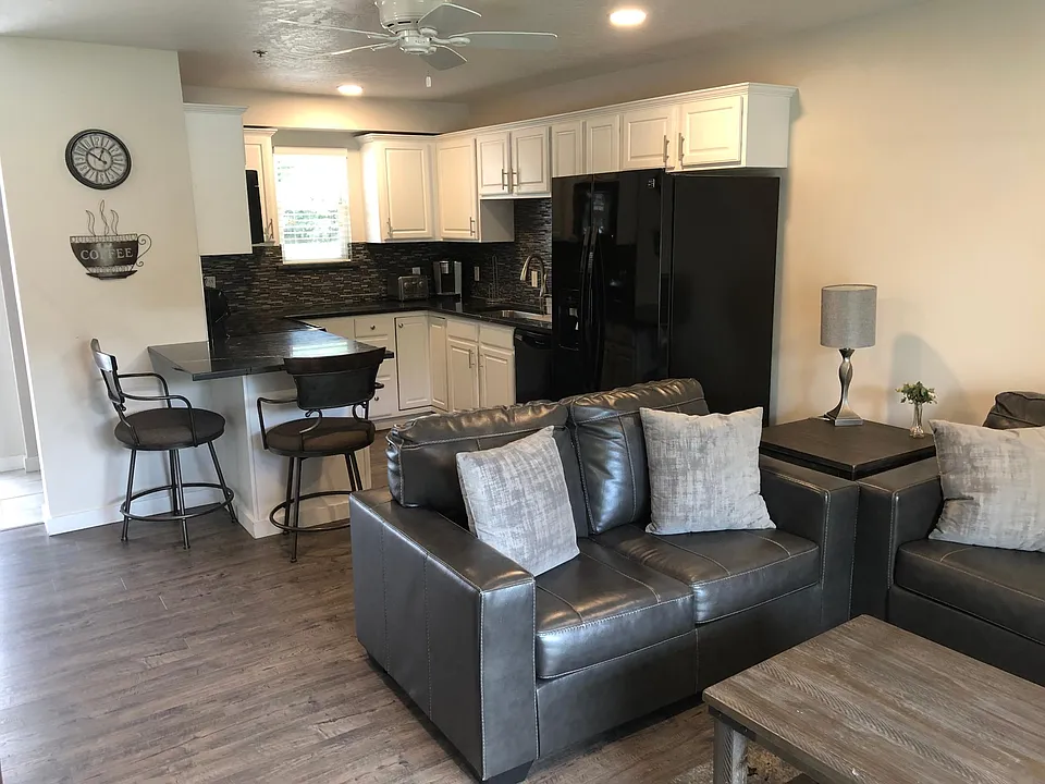 1 Kootenai Ave #8