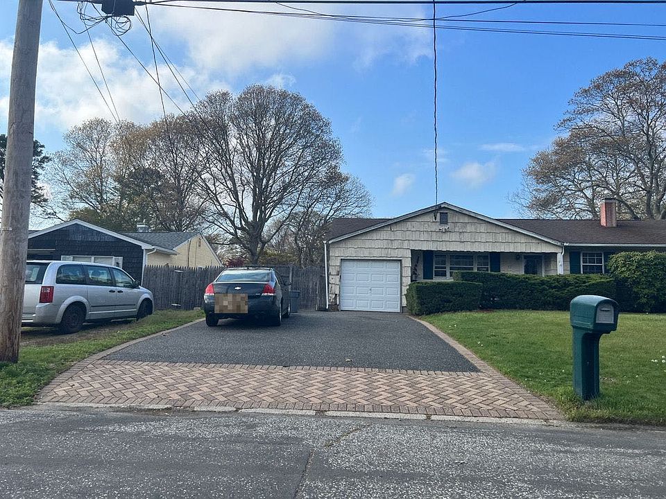 1st image of 17 Presford Dr