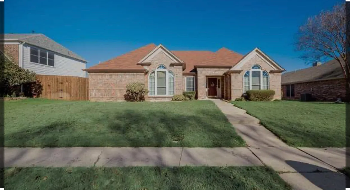 3 bed, 2196 sqft, $2,995 — Photo 1