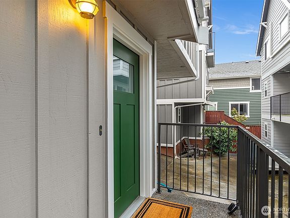 4th image of 910 N 74th Street