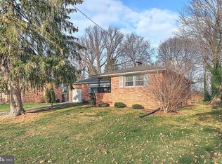 2856 Eastwood Dr, York, PA