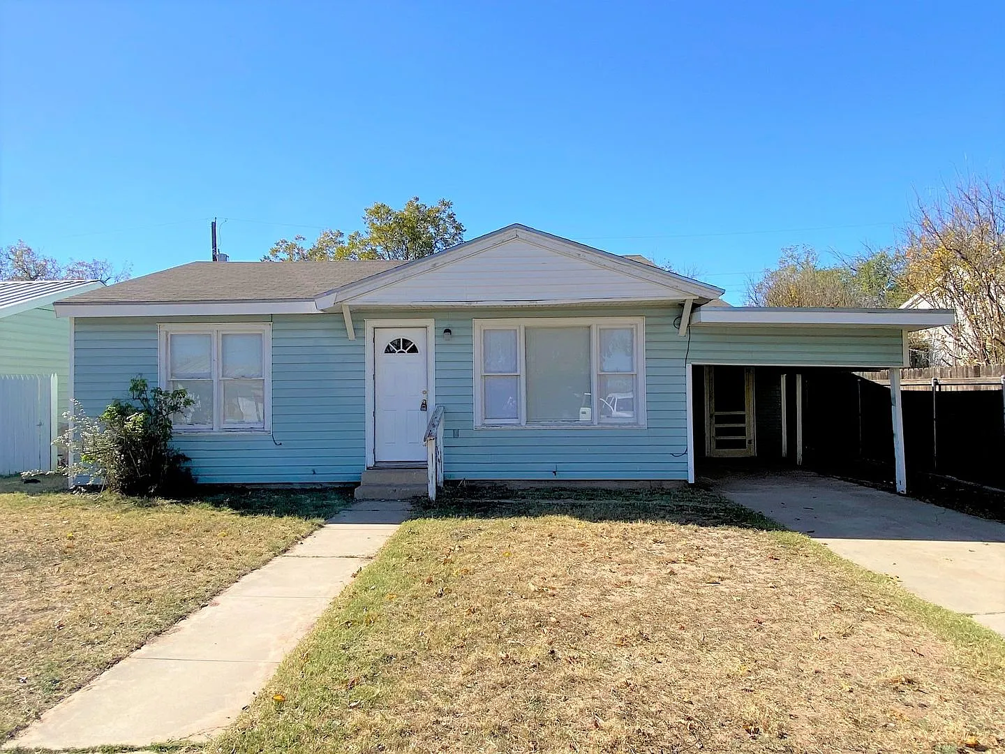 Adorable Remodeled three bedroom, one bath home with spacious fenced in back yard!! — Photo 1