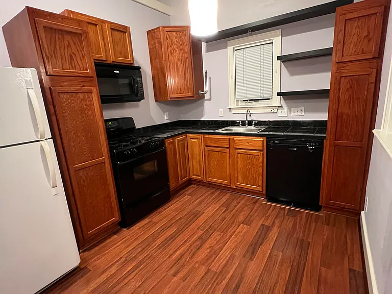 1702 W Main St #B — Photo 9