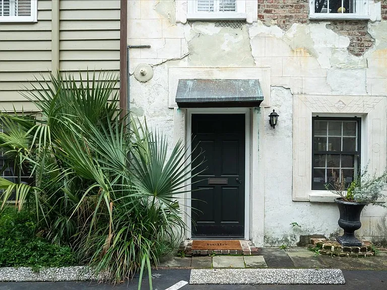 53 Hasell St #J — Photo 2