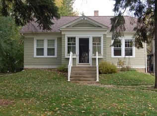 26W016 Hazel Ln, Wheaton, IL 60187