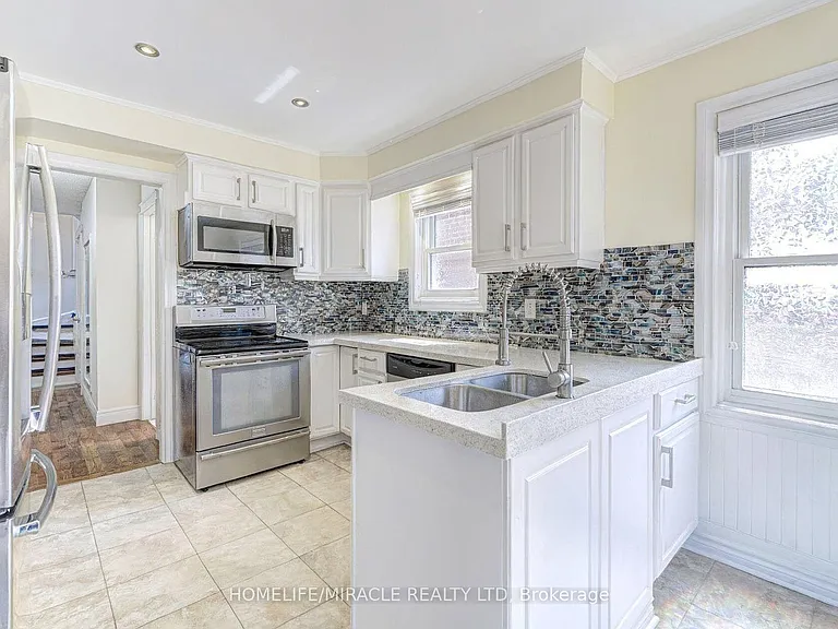 45 Sunley Cres — Photo 4