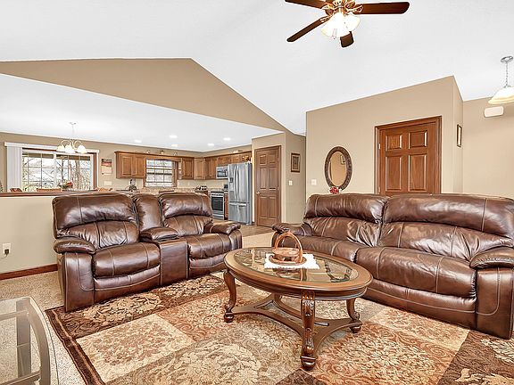 5th image of 5015 Brentwood Park