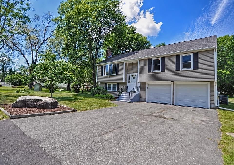 1st image of 4 Harborwood Dr