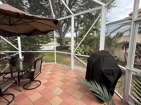 5th image of 222 E Tall Oaks Cir