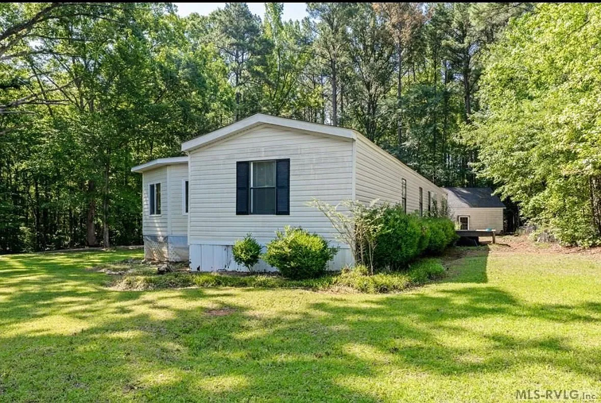 3 bed, 1286 sqft, $1,350 — Photo 2