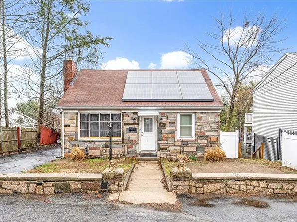 35 Myra St, Providence, RI 02909