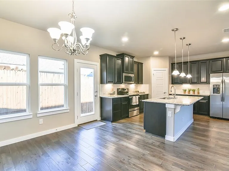 2305 Paxton Way — Photo 25