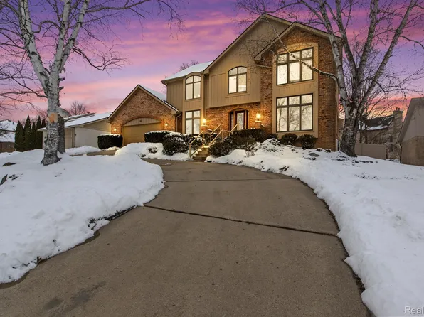 6206 Timberwood N, West Bloomfield, MI 48322