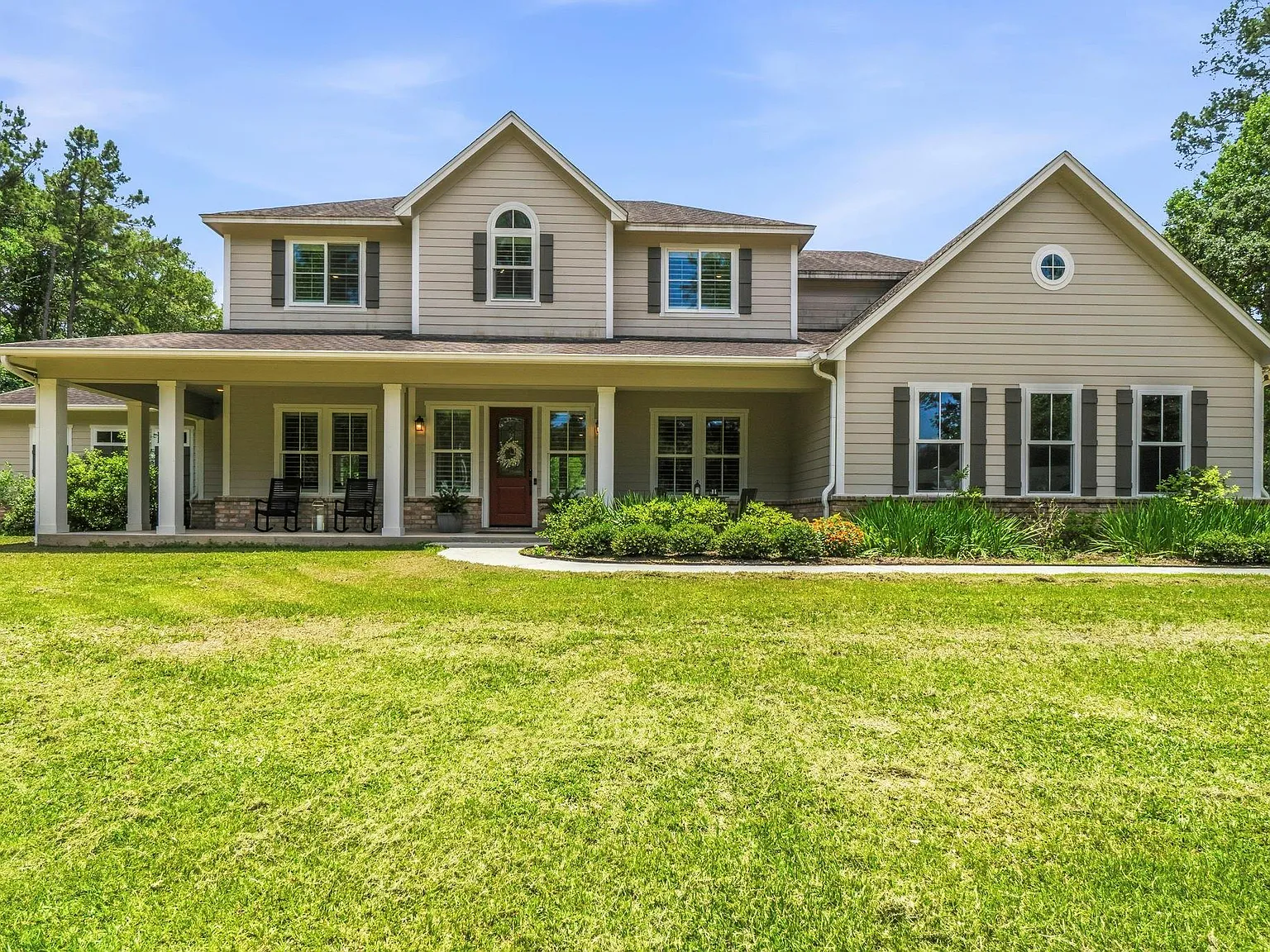 4 bed, 3.0 bath, 5220 sqft, $6,500 — Photo 1