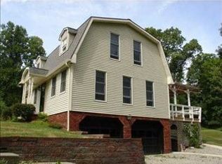 963 Sugar Run Rd, Eighty Four, PA 15330