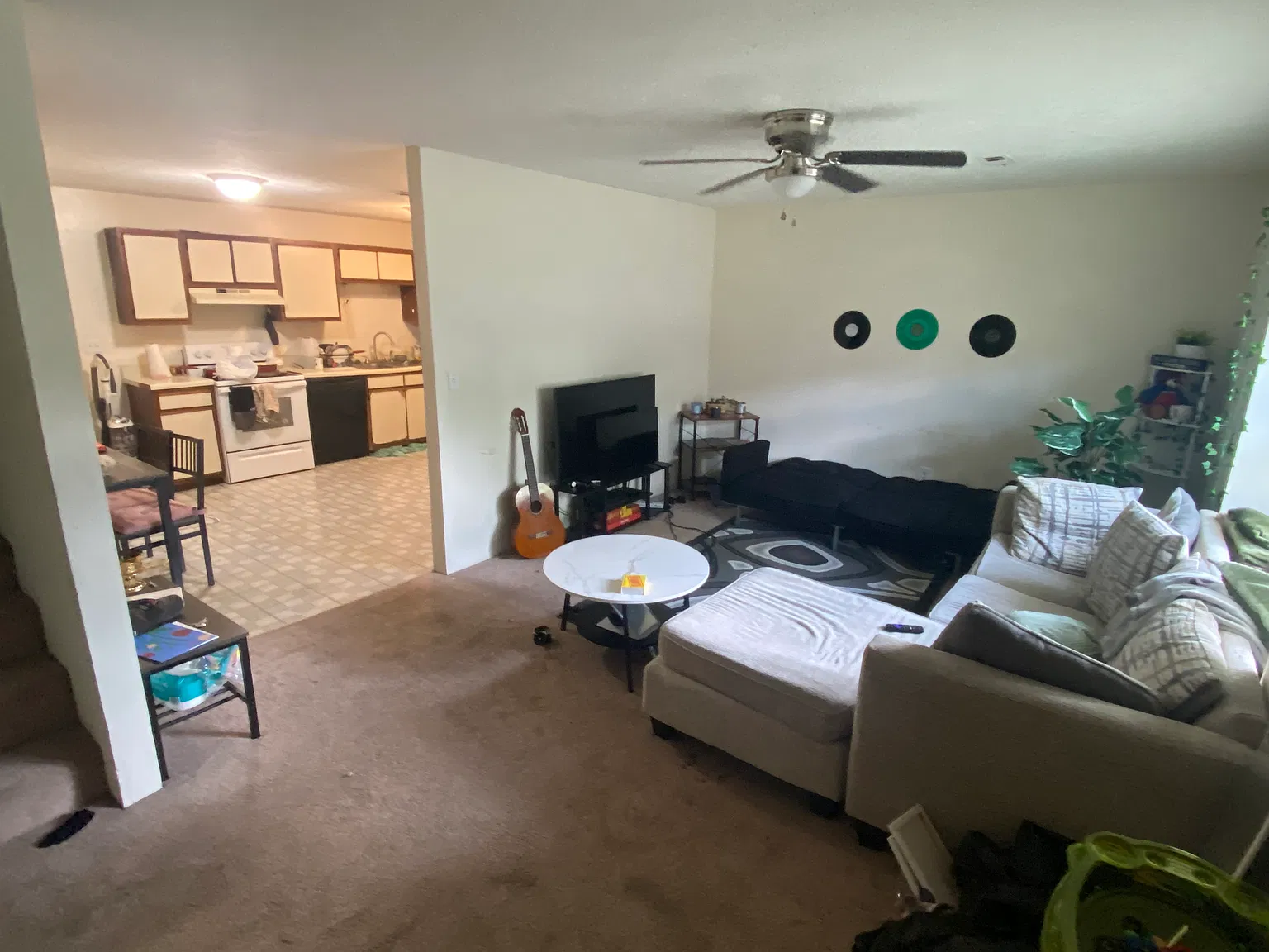 4 bed, 2.5 bath, 1480 sqft, $2,100 — Photo 2
