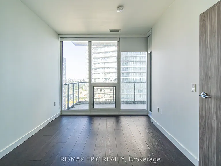 95 McMahon Dr #2715 — Photo 14