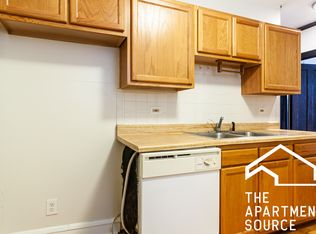 1417 W Hutchinson St APT 2, Chicago, IL 60613